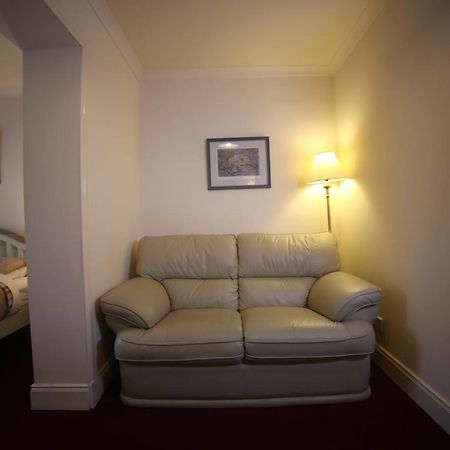 The Glen Bed And Breakfast Drumnadrochit Exterior photo